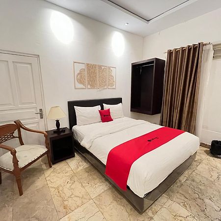 Reddoorz Near Kantor Walikota Manado Eksteriør billede