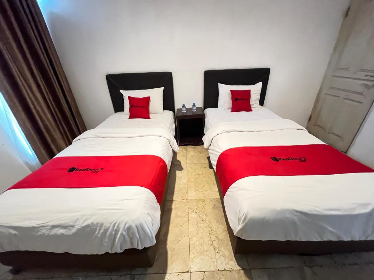 Reddoorz Near Kantor Walikota Manado Eksteriør billede
