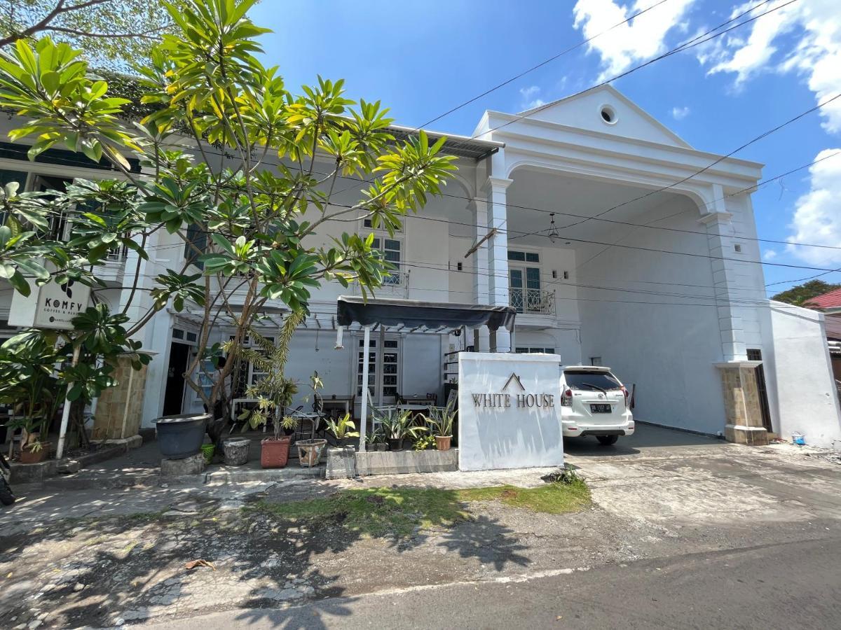 Reddoorz Near Kantor Walikota Manado Eksteriør billede