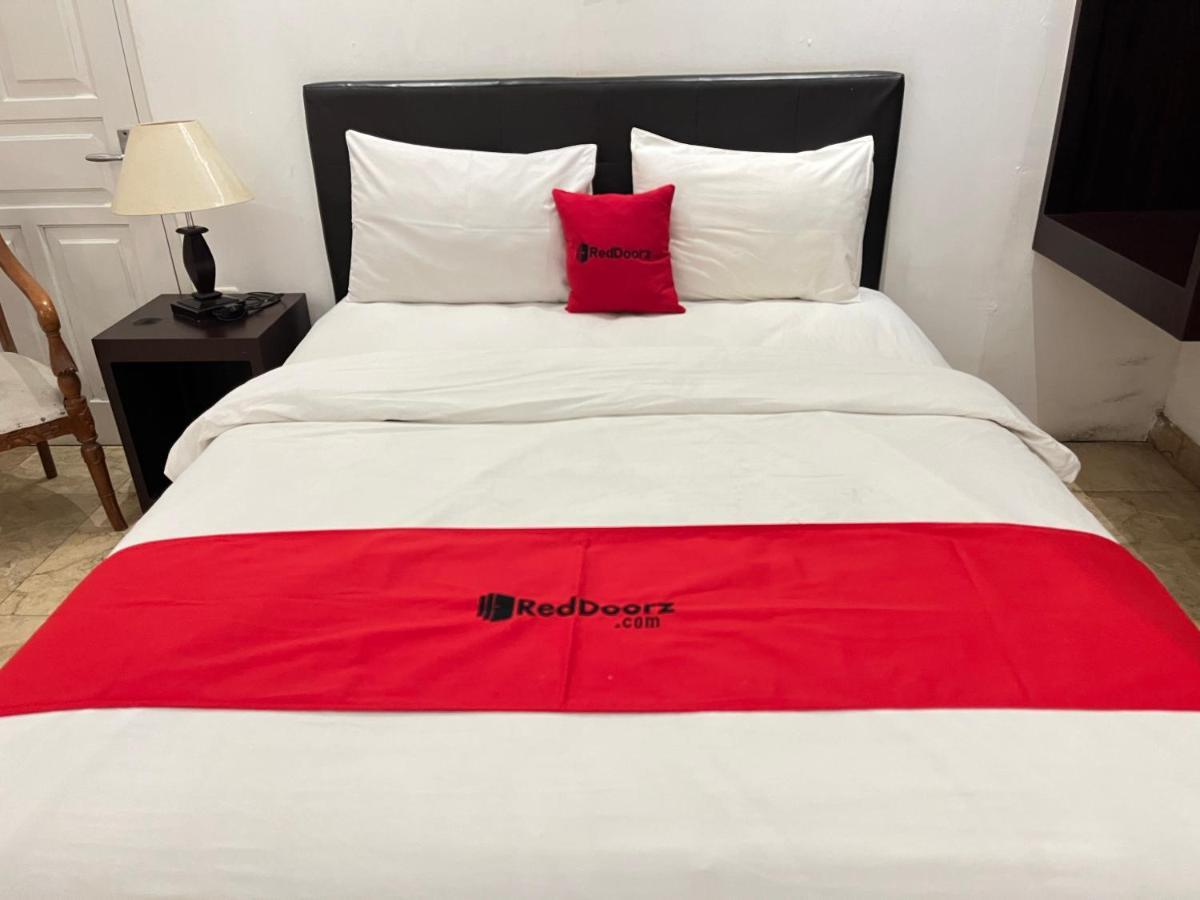 Reddoorz Near Kantor Walikota Manado Eksteriør billede