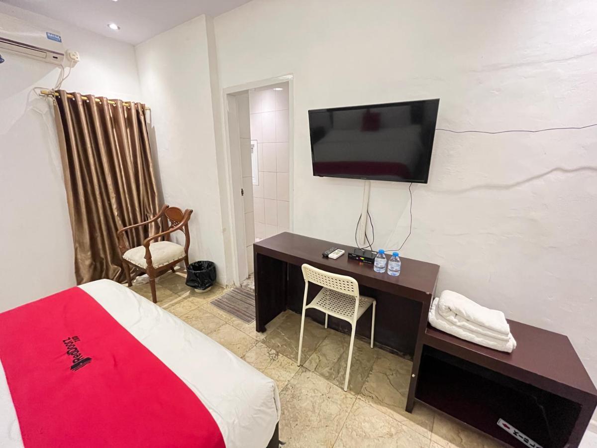 Reddoorz Near Kantor Walikota Manado Eksteriør billede